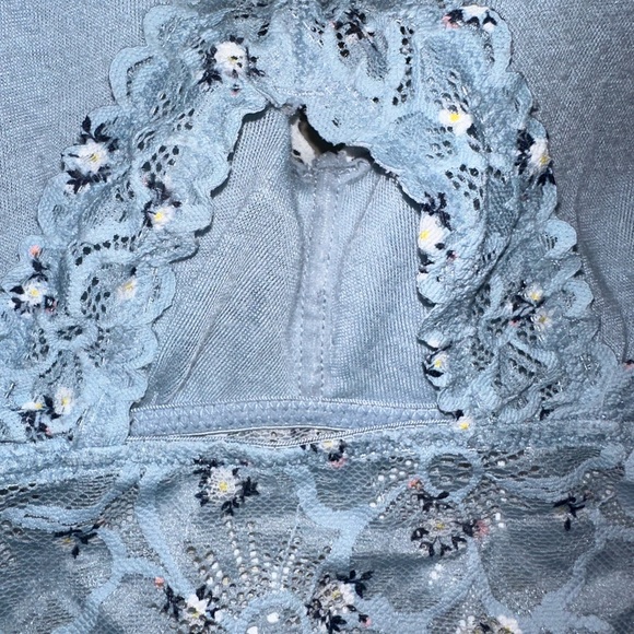 A blue floral bralette with padding - Picture 4 of 5